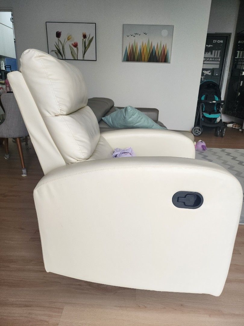 recliner chair breastfeeding chair, Furniture & Home Living, Furniture