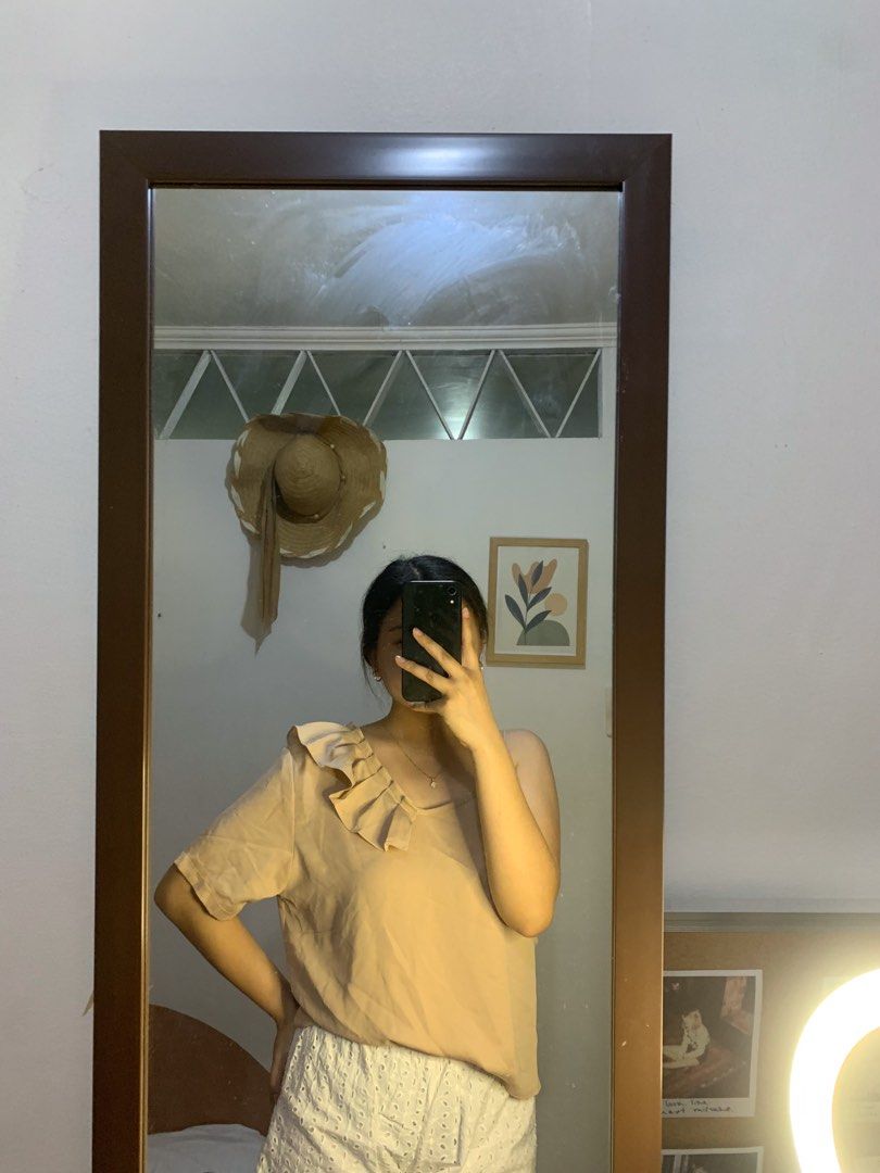 Ruffled one shoulder top (Category: Blouses) located in Manila. Submitted by alwaysfrei (Listing ID 1227234984, Image 2). Description: very elegant looking! a must have 🥰 medium on tag but it can fit small frames.