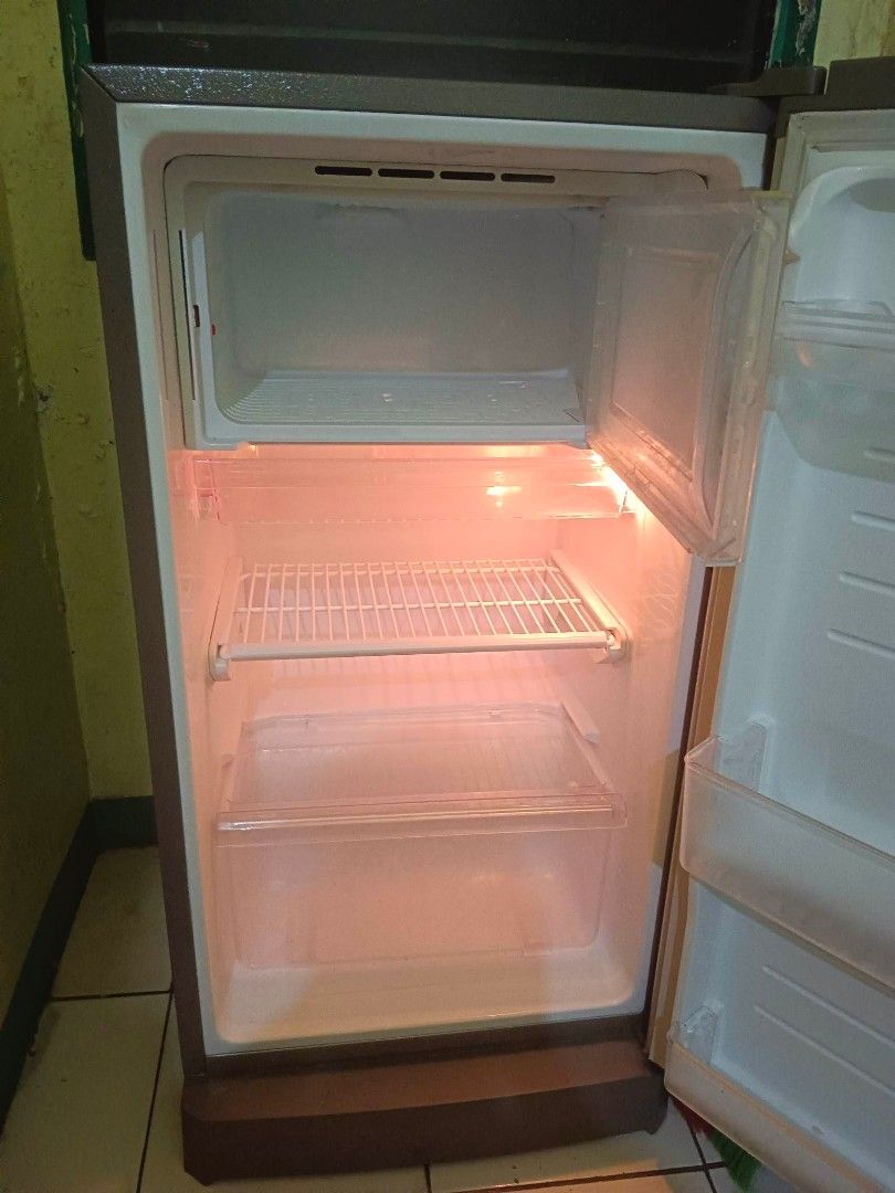 sharp refrigerator no issue, TV & Home Appliances, Kitchen Appliances