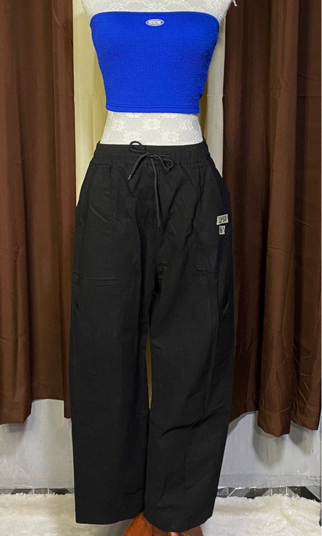 SHEIN BAGGY CARGO PANTS on Carousell