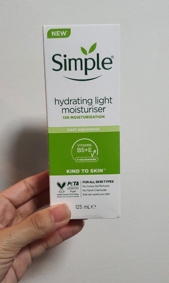 SIMPLE hydrating light moisturiser 12 Hours, Beauty & Personal Care