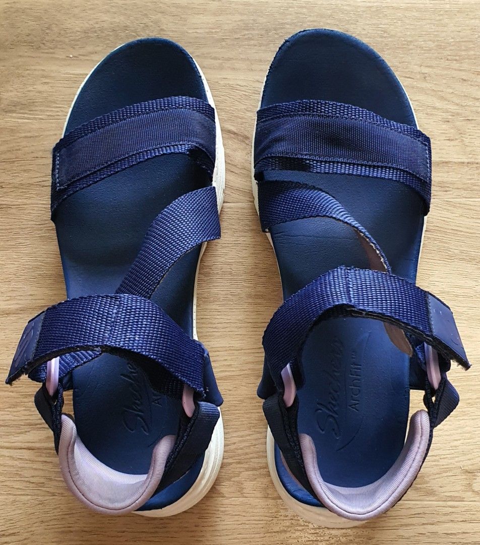 Skechers sandals size sales 9