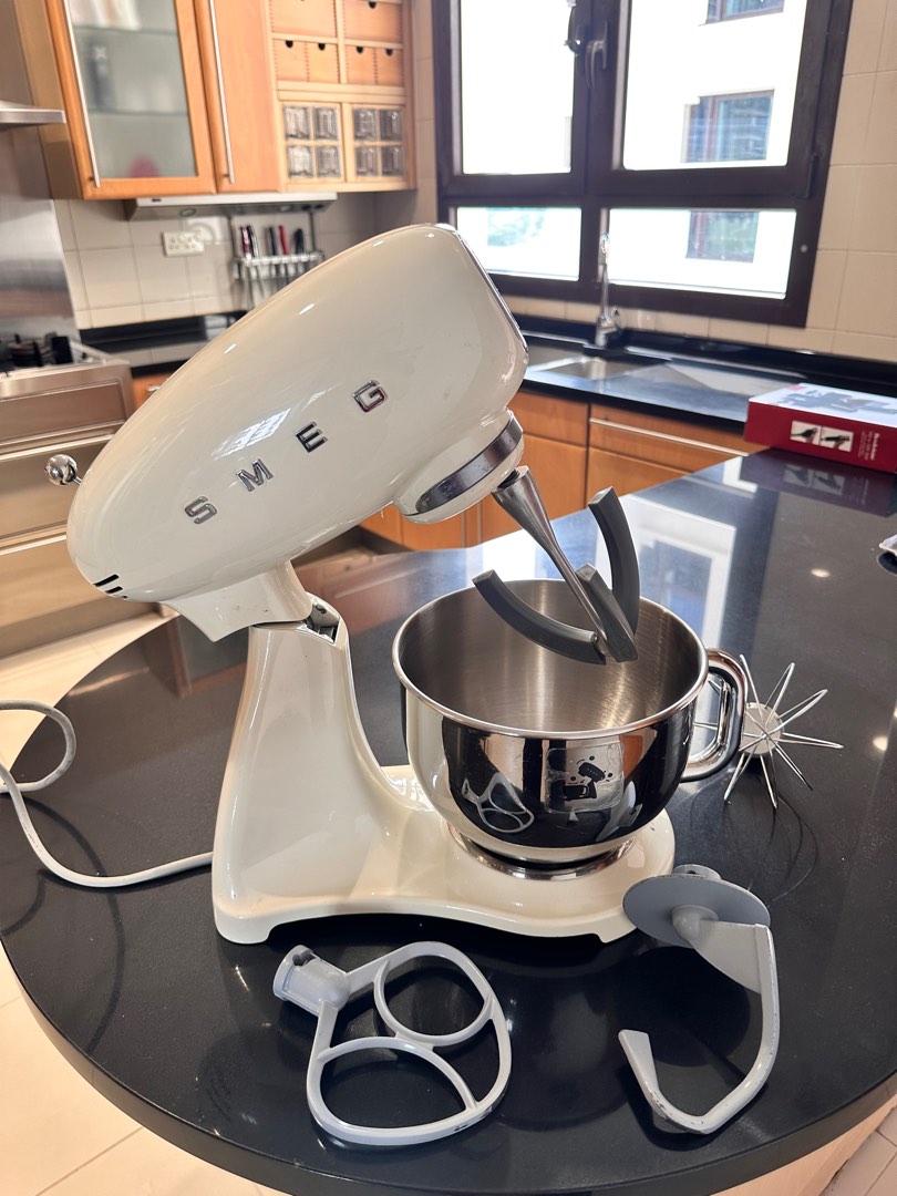 SMEG SMF03CRUK. Cream white color SMEG stand mixer TV Home