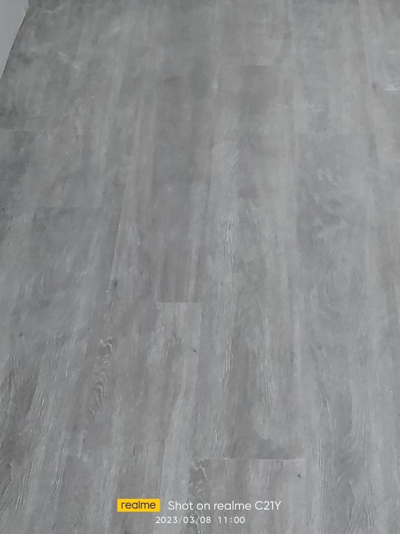 Spc Light Gray Flooring (Category: Carpets, Mats & Flooring) located in Valenzuela. Submitted by ezfloorwork (Listing ID 1227176393, Image 3). Description: Light gray modern flooring Spc Available color Wooden design size 122 x 18 cm x 5.5 mm.