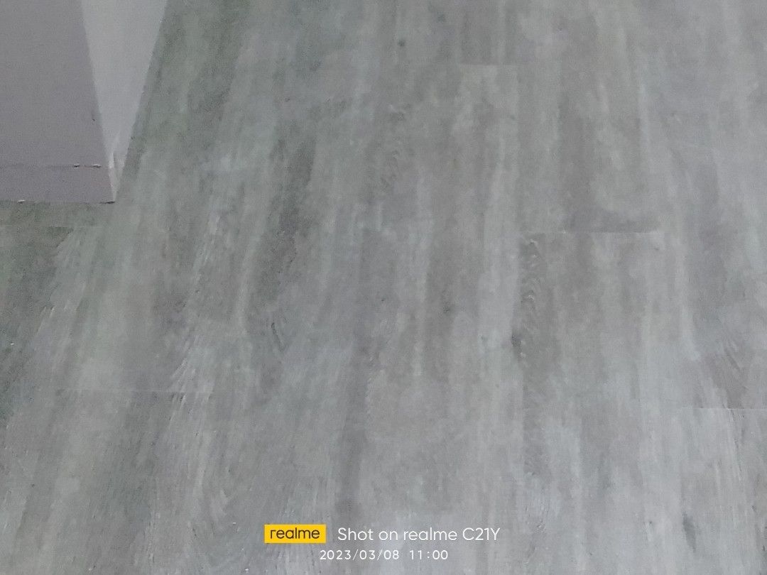 Spc Light Gray Flooring (Category: Carpets, Mats & Flooring) located in Valenzuela. Submitted by ezfloorwork (Listing ID 1227176393, Image 2). Description: Light gray modern flooring Spc Available color Wooden design size 122 x 18 cm x 5.5 mm.