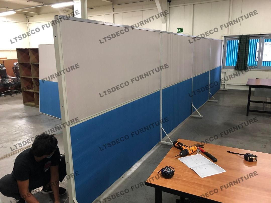 Stand alone High panel Office furniture // Office Partitions on Carousell