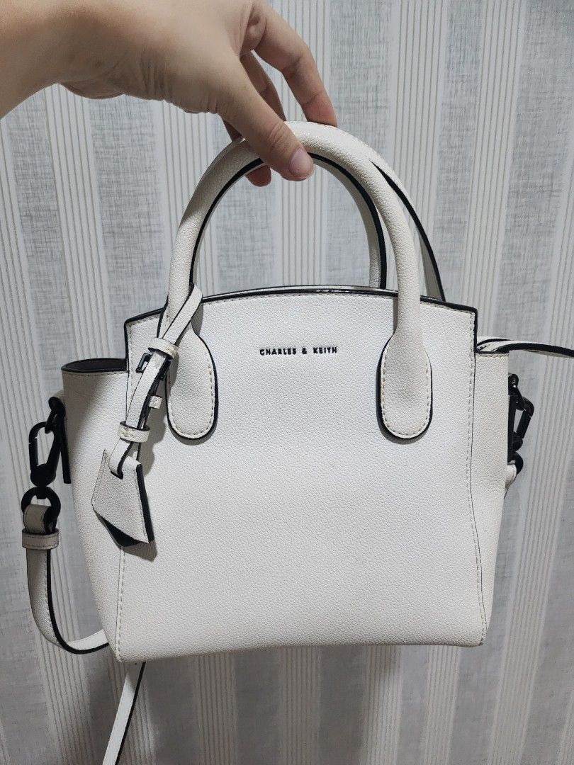 Harga sling bag sales charles and keith original