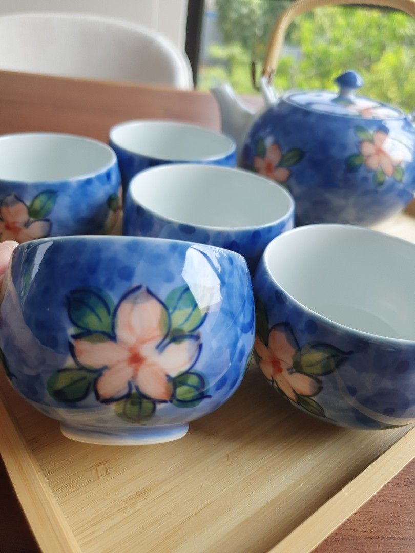 Teapot and teacup set, Furniture & Home Living, Kitchenware & Tableware