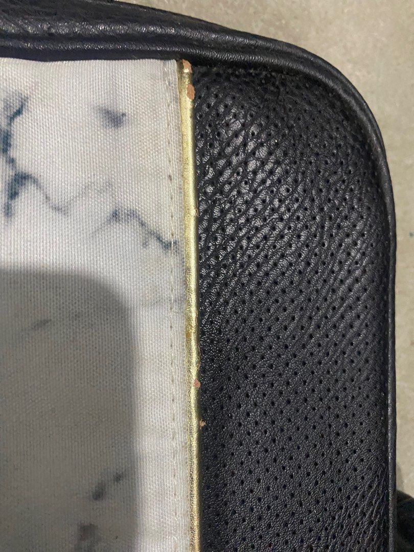 Typo 13Inch Laptop Case/Bag (Category: Laptop Bags & Sleeves) located in Makati City. Submitted by alitaptap.preloved (Listing ID 1227185373, Image 2). Description: 💛 like new 💛 flaws: minimal flaws on gold detail (see picture) .