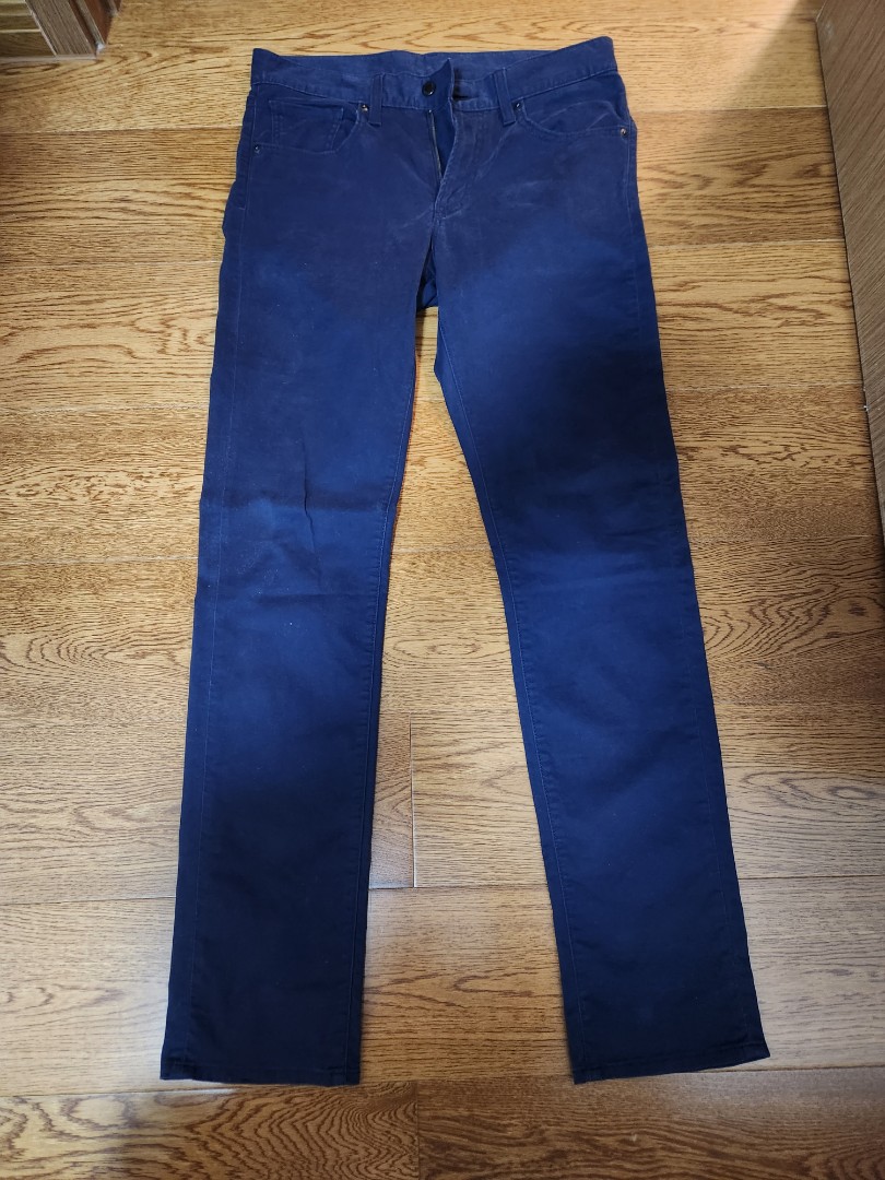 Uniqlo Chinos, Men's Fashion, Bottoms, Chinos on Carousell