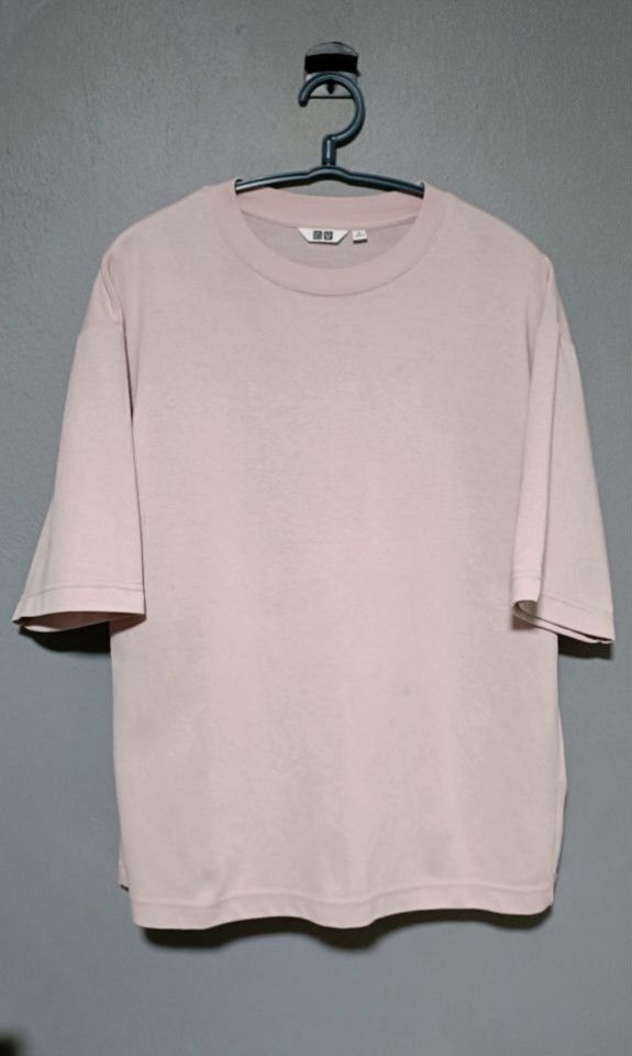 Uniqlo AIRISM Cotton oversized Pink T Shirt, Men's Fashion, Tops & Sets,  Tshirts & Polo Shirts on Carousell