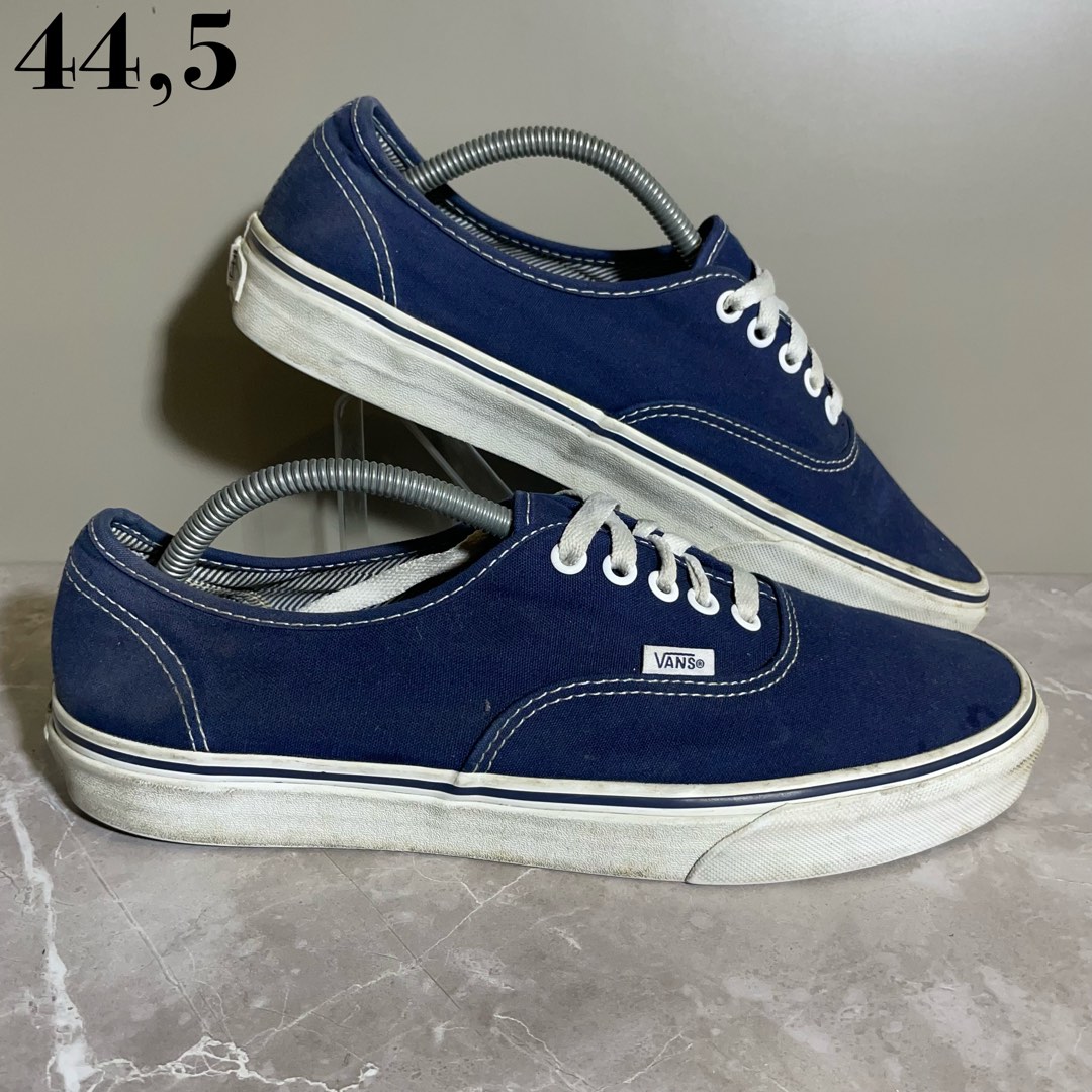 Vans Era Navy Blue White, Fesyen Pria, Sepatu , Sneakers di Carousell