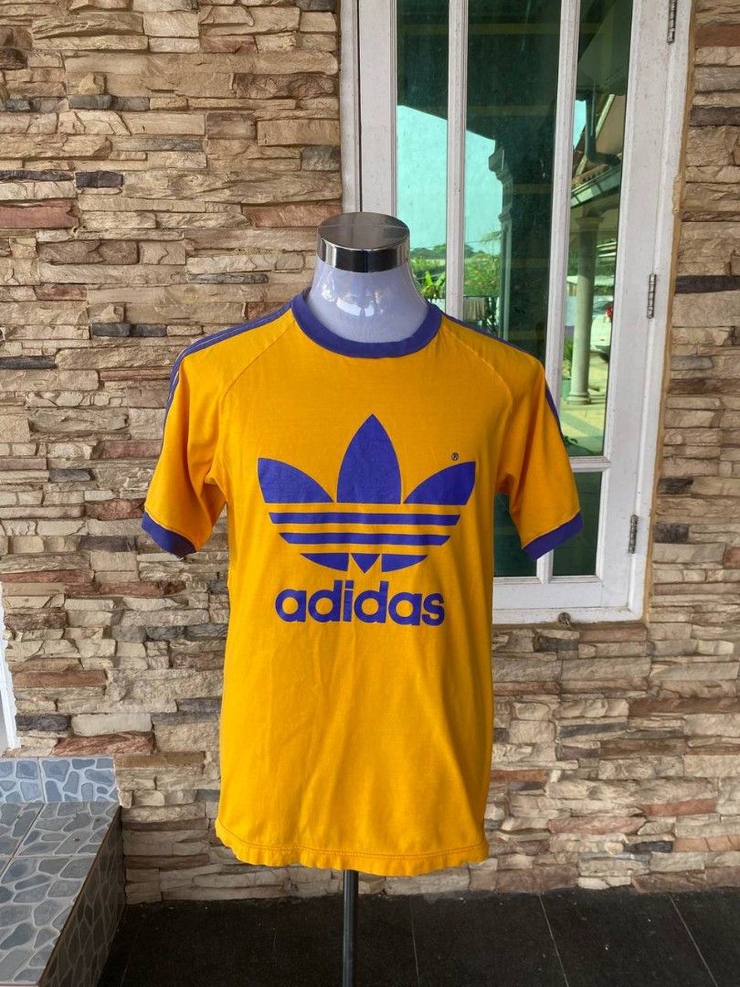 Adidas top vintage tshirt