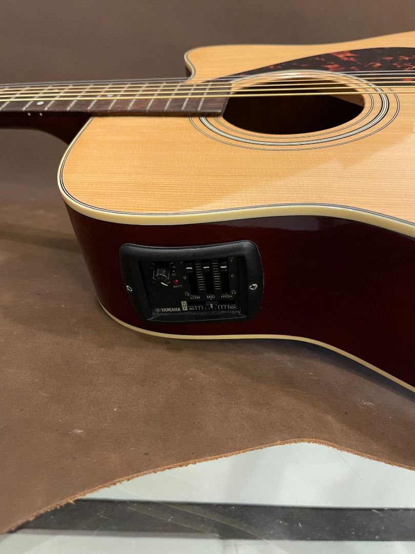 Yamaha FX370C Acoustic Guitar, Hobbies & Toys, Music & Media, Musical ...