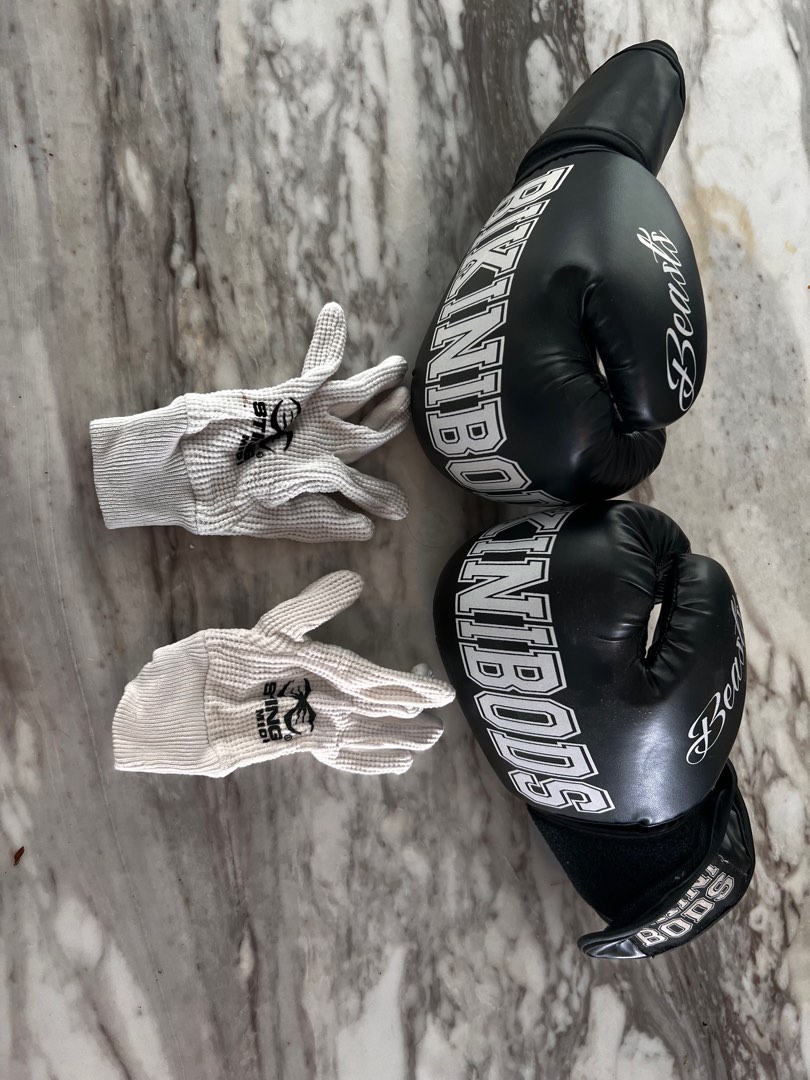 10oz Boxing gloves and inner gloves., Sports Equipment, Exercise