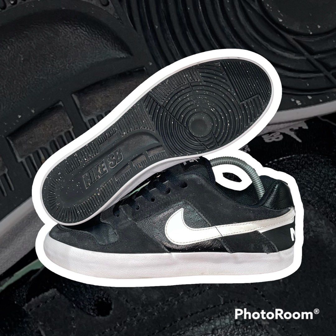 Nike sb delta force triple black sales