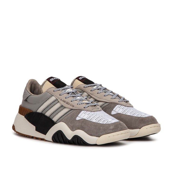 Adidas Originals Trainner X Alexander Wang Size 45 1/3 Used without box In  Great condition No Defect Fast Response Wa : 0877 8054 0655, Fesyen Pria,  Sepatu , Sepatu Boot di Carousell