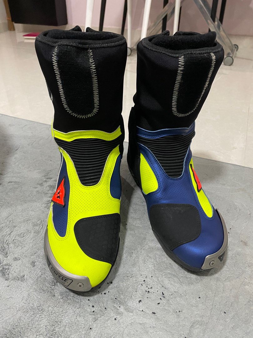 Dainese hotsell bike boots