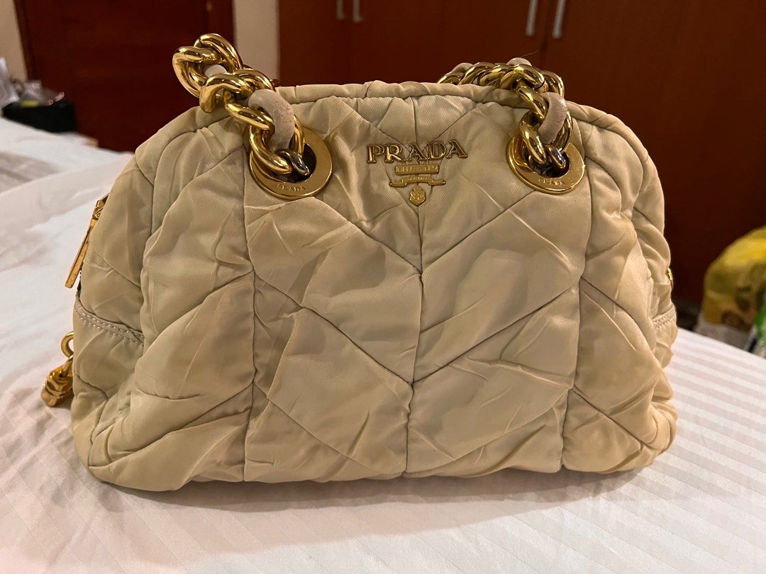 collection store Authentic PRADA purse | www.pipalwealth.com