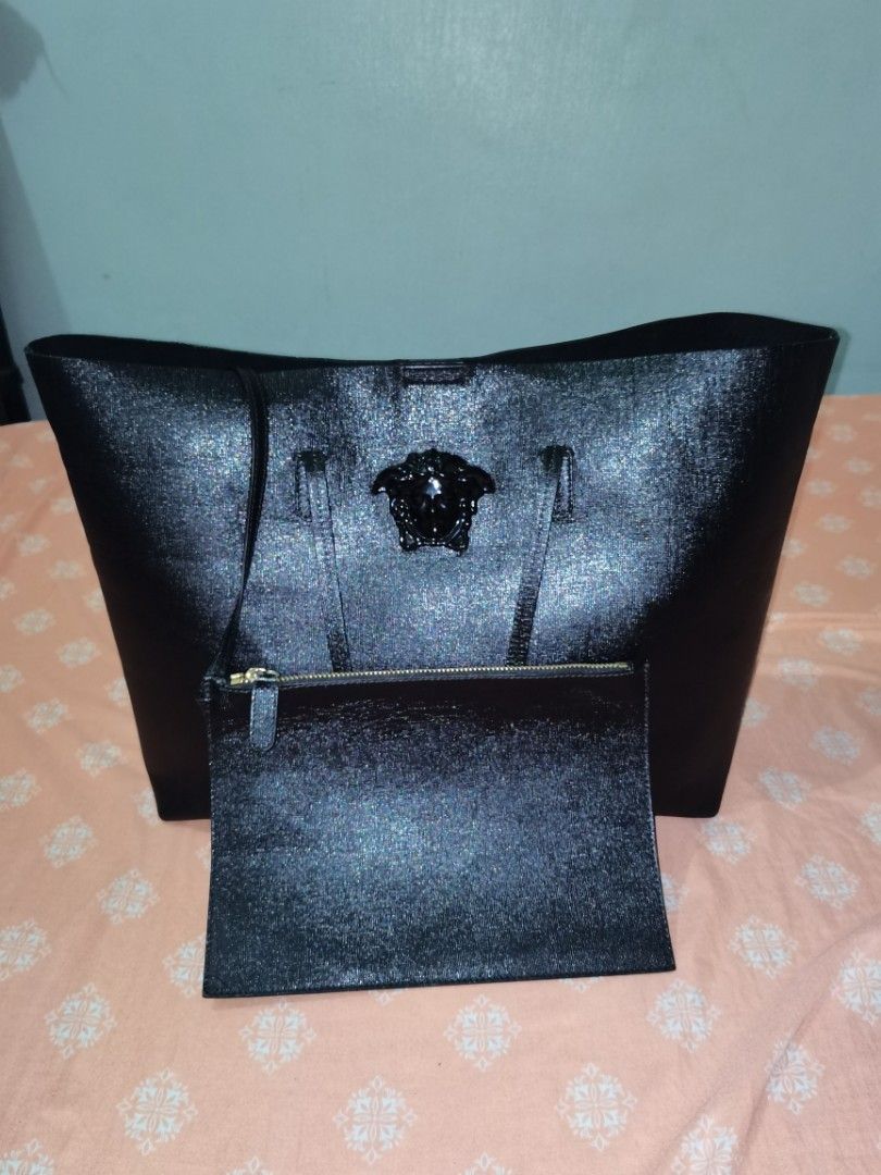 Authentic Versace Medusa Tote Bag with Pouch (Category: Luxury Bags & Wallets) located in Dinalupihan. Submitted by hydzsalva (Listing ID 1227361218, Image 1). Description: Authentic Black Versace Medusa Tote Bag with Pouch.