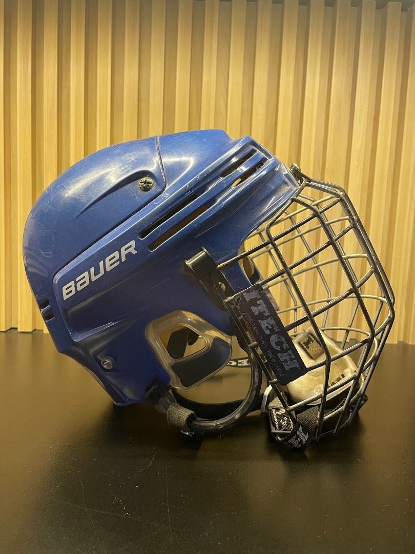 Bauer Hockey Helmet with Itech Cage, Sports Equipment, Other Sports