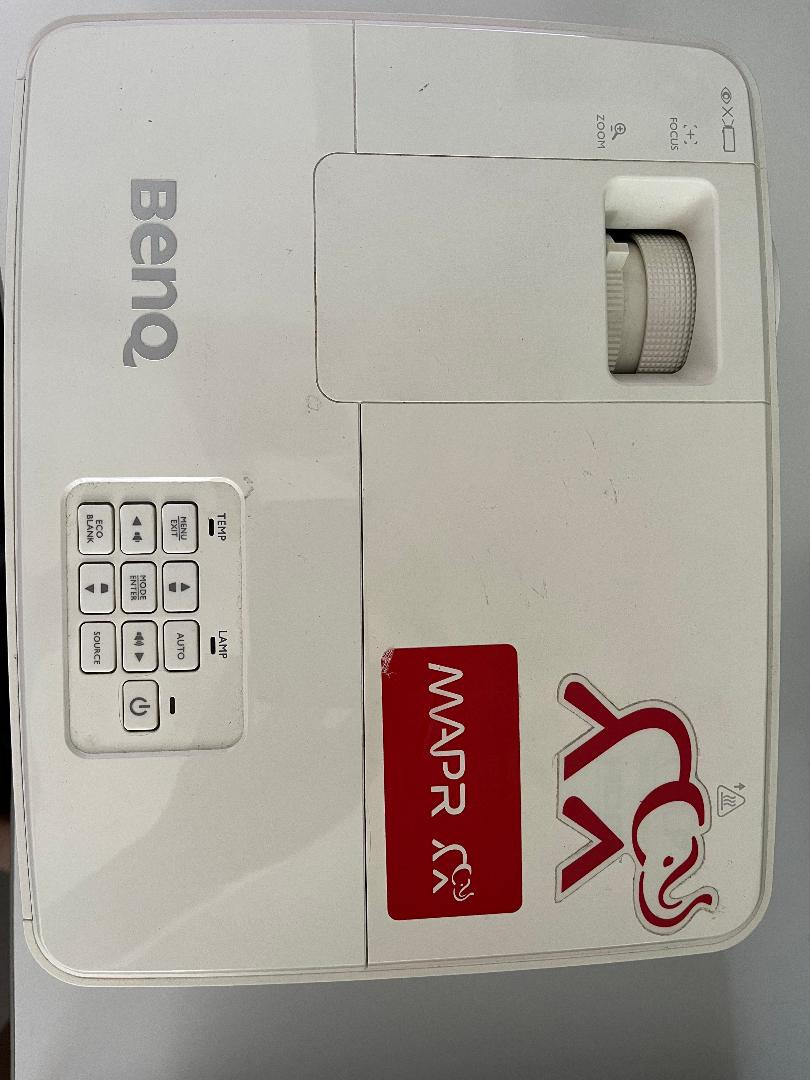 BenQ projector MX525, TV & Home Appliances, TV & Entertainment