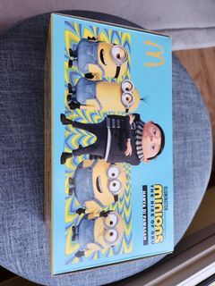Bn: minions car hanger / basket
