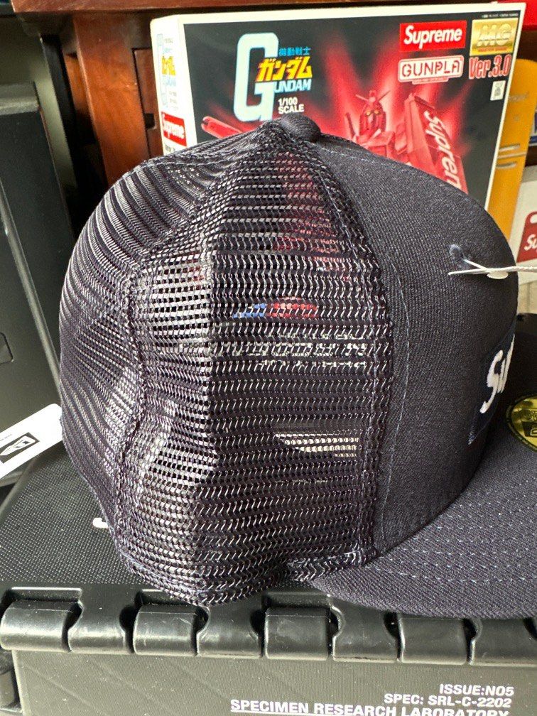 BNWT Supreme Box Logo Mesh Back New Era Trucker Cap Hat Size 7 1/2 Navy