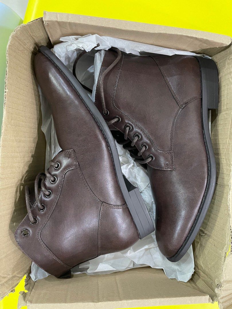 Casual boots for work shop