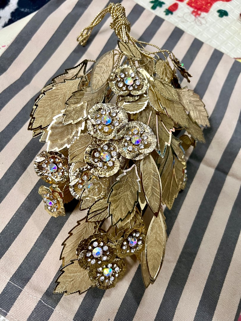 Bunga Tangan Besi (Baju Songket), Hobbies & Toys, Stationery & Craft