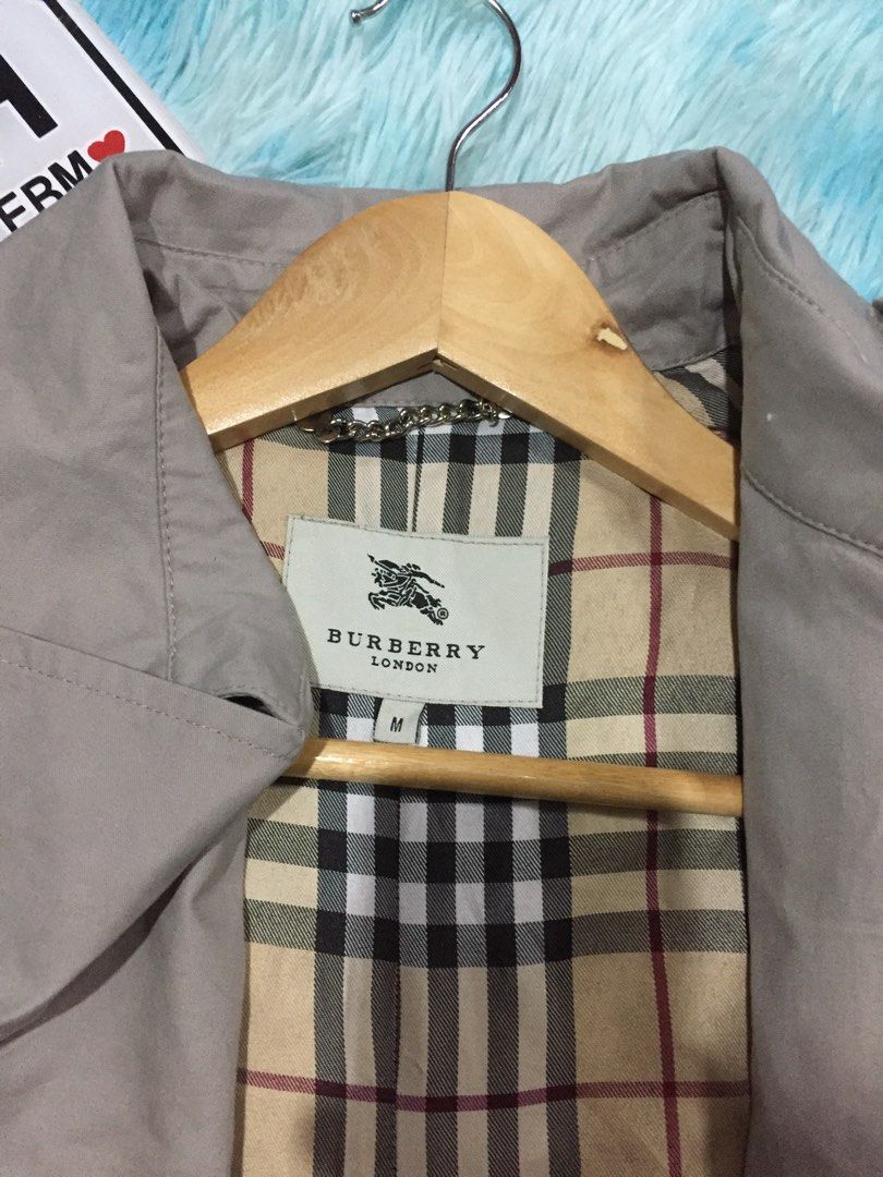 BURBERRY Coats Rate Color way, Women's Fashion, Coats, Jackets and  Outerwear on Carousell