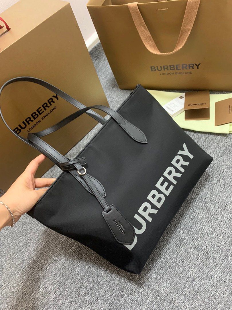 Burberry shopping deals bag