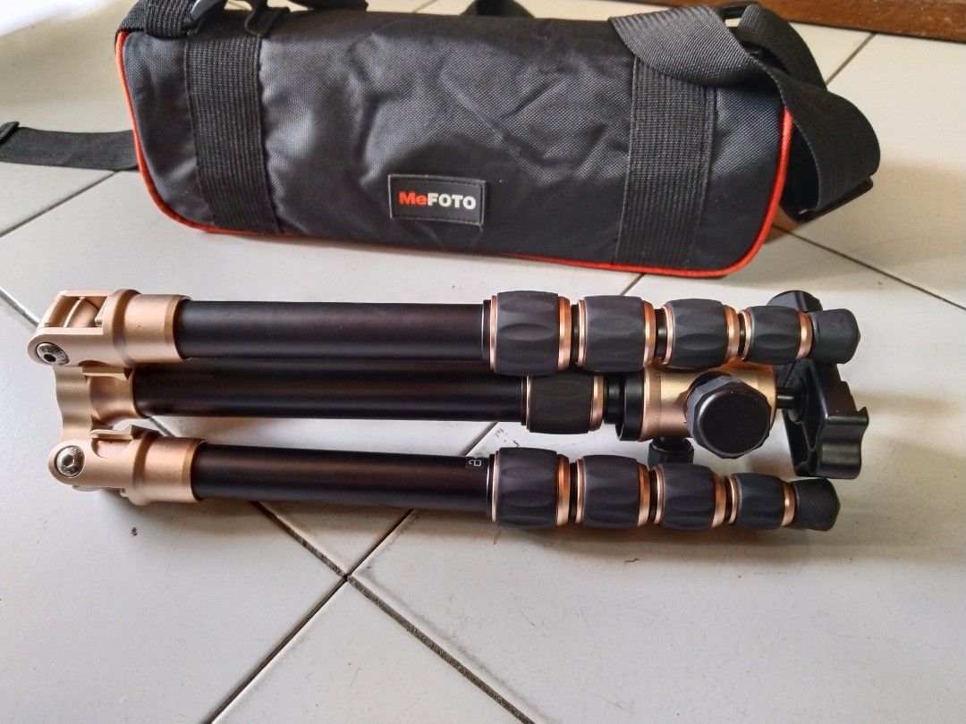 Camera Tripod with Bag Carrier, Photography, Photography Accessories