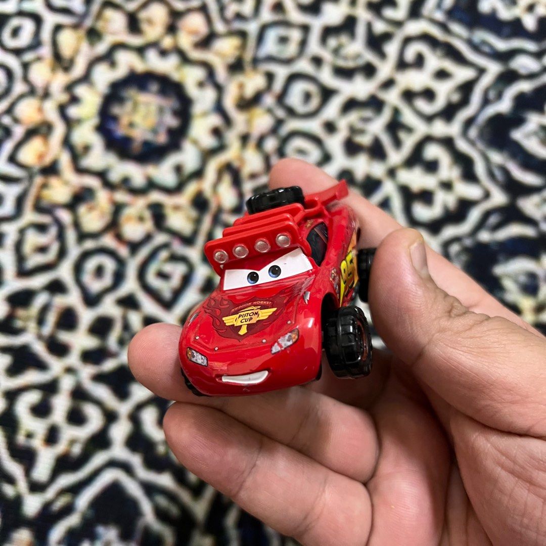 Disney Pixar Cars Lot Off Road Lightning McQueen 1:55 Diecast