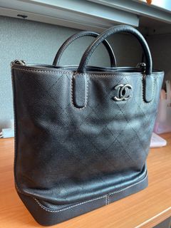 Chanel // Black Excecutive Cerf Tote Bag – VSP Consignment