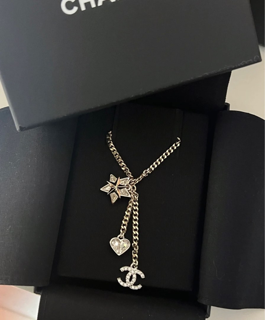 Chanel Necklace, Women's Fashion, Jewelry & Organisers, Necklaces on ...