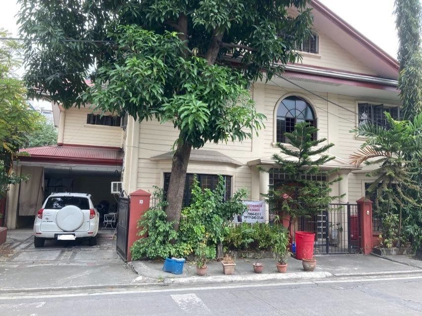 Corner House and Lot FOR SALE in San Antonio Village Pasig on Carousell