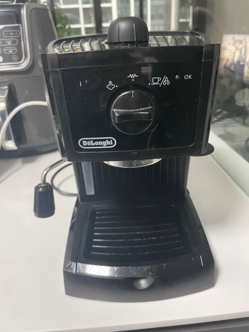 Delonghi Espresso Machine EC146.B, TV & Home Appliances, Kitchen