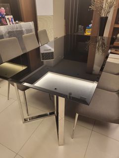 Dining table for 6 to 8 person