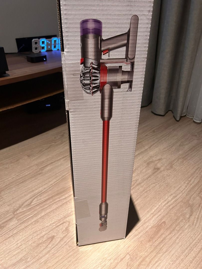 DYSON V8 CORDLESS VACUUM V8 SLIM FLUFFY RED, TV & Home Appliances