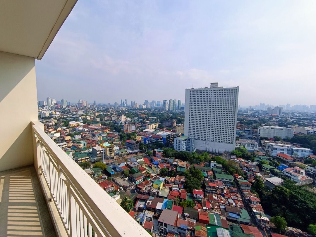 FOR SALE Stunning 2BR Condo with Unobstructed Views & Parking in Viera