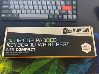 Padded Keyboard Wrist Rest (Stealth) - Glorious Gaming