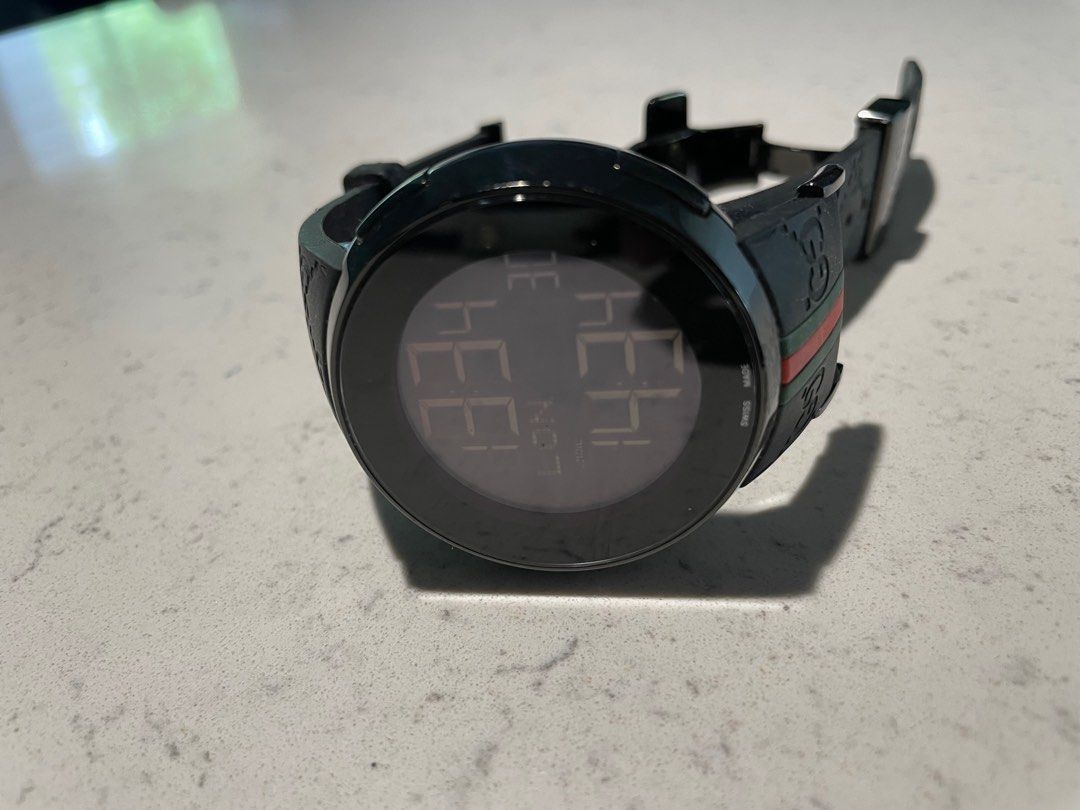 Mens gucci store digital watch