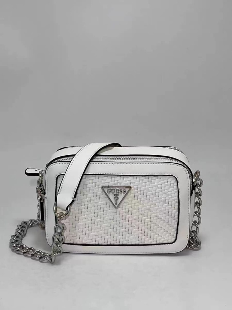 GUESS HASSIE CROSS BODY CAMERA BAG on Carousell
