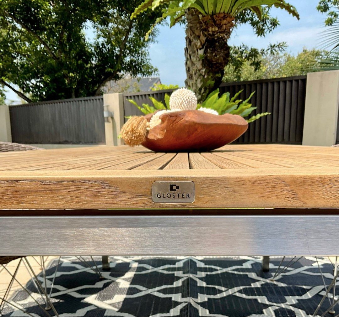 Highend brand GLOSTER outdoor solid teak dining table with Teak