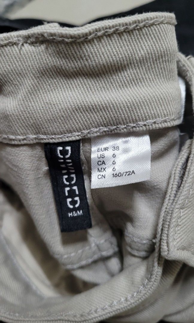 H&M Wide Twill Trousers Light Beige (Category: Jeans) located in Taguig. Submitted by emeyx (Listing ID 1227415218, Image 2). Description: RFS No longer fit Size on tag Bought from H&M Makati - Concept Divided Payment method: BPI, or GCash SF to be shouldered by buyer.