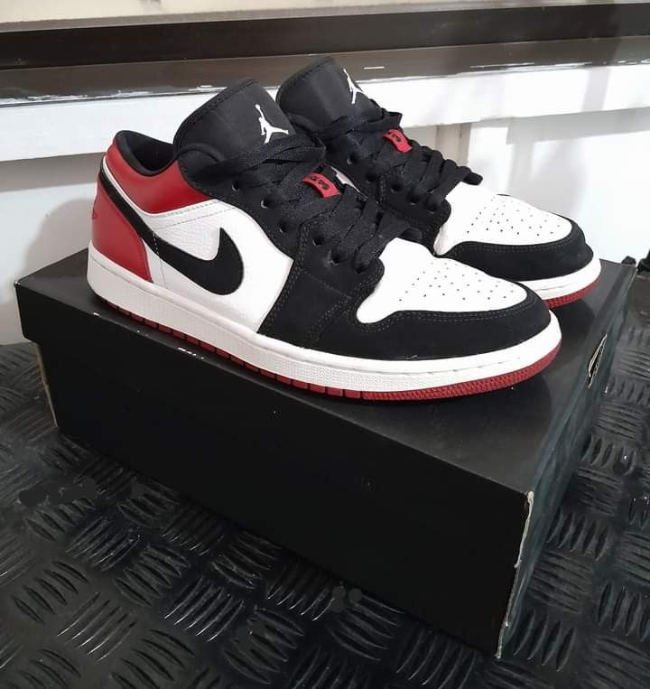 jordan 1 low black toe uk