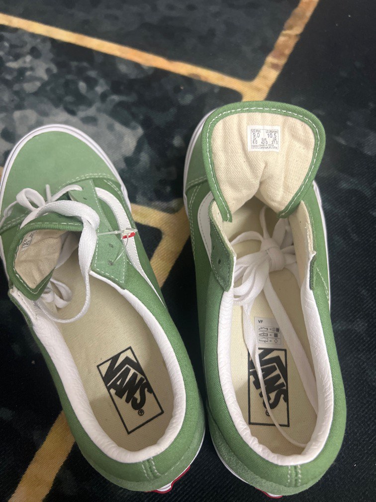 Vans di store