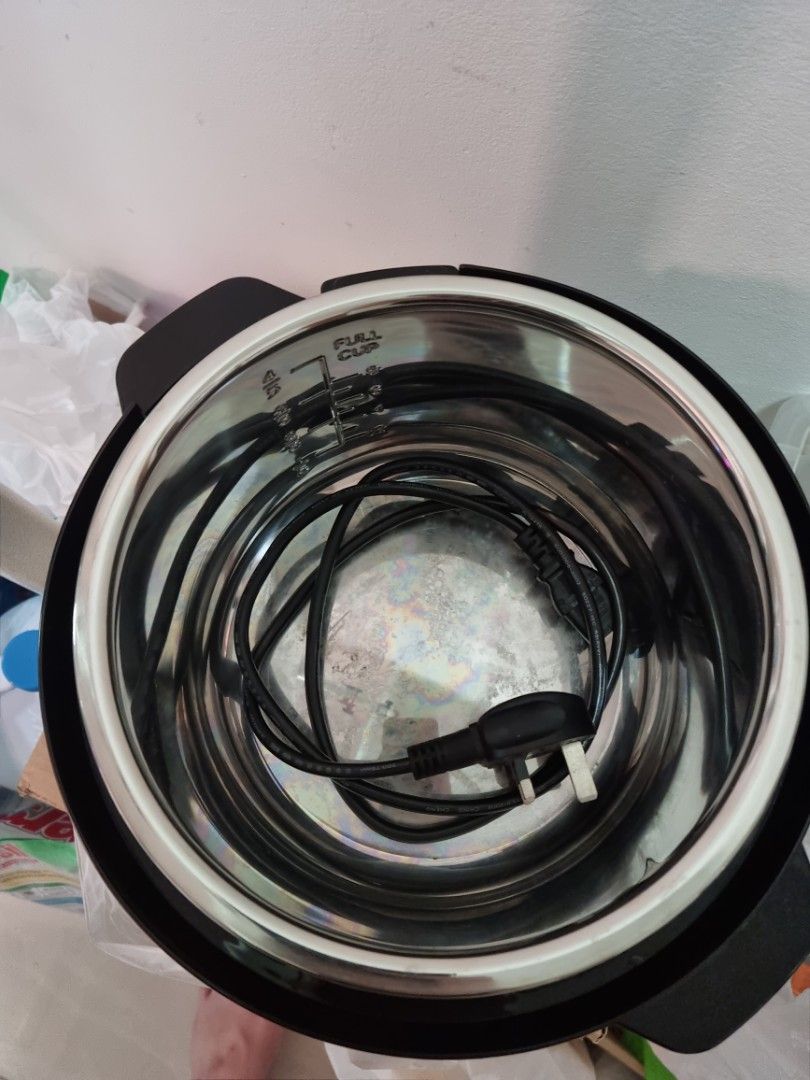 La Gourmet Pressure cooker, TV & Home Appliances, Kitchen Appliances