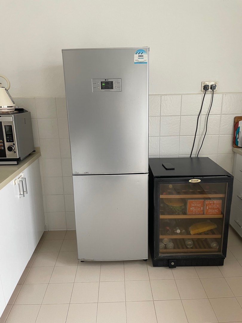 Large single fridge freezer discount